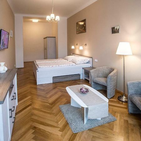 Charles IV Apartments Прага Екстер'єр фото