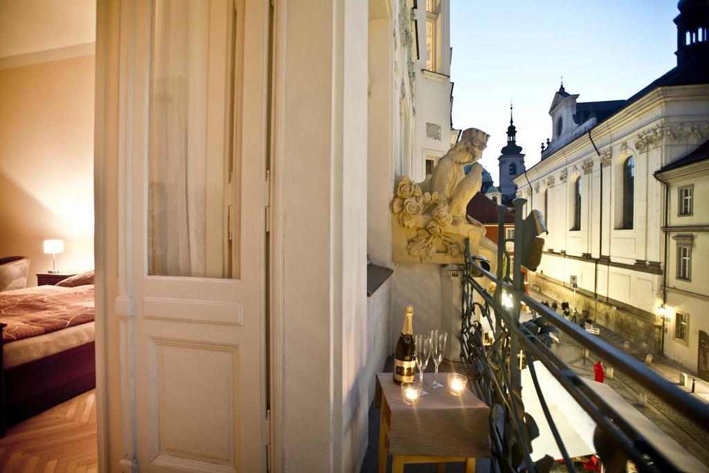 Charles IV Apartments Прага Екстер'єр фото