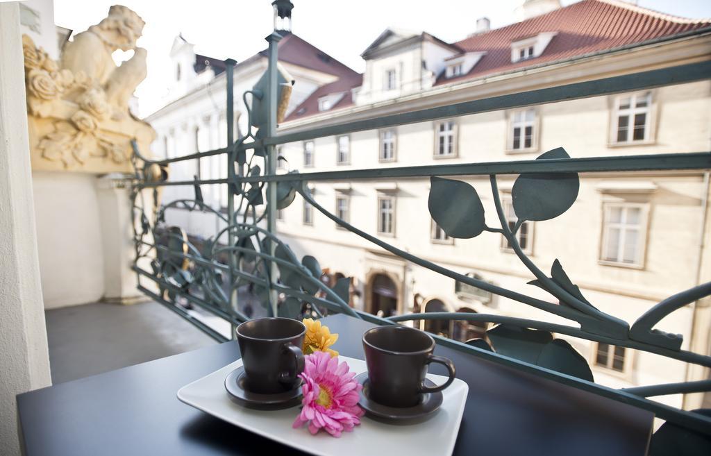 Charles IV Apartments Прага Екстер'єр фото