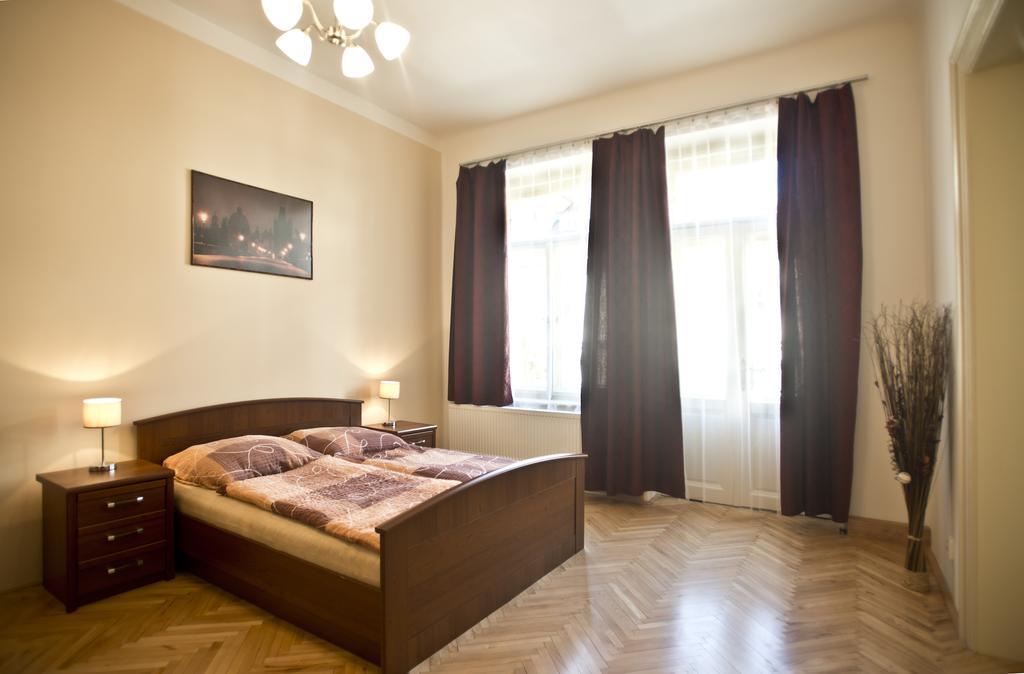 Charles IV Apartments Прага Екстер'єр фото