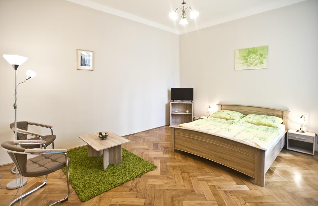 Charles IV Apartments Прага Екстер'єр фото