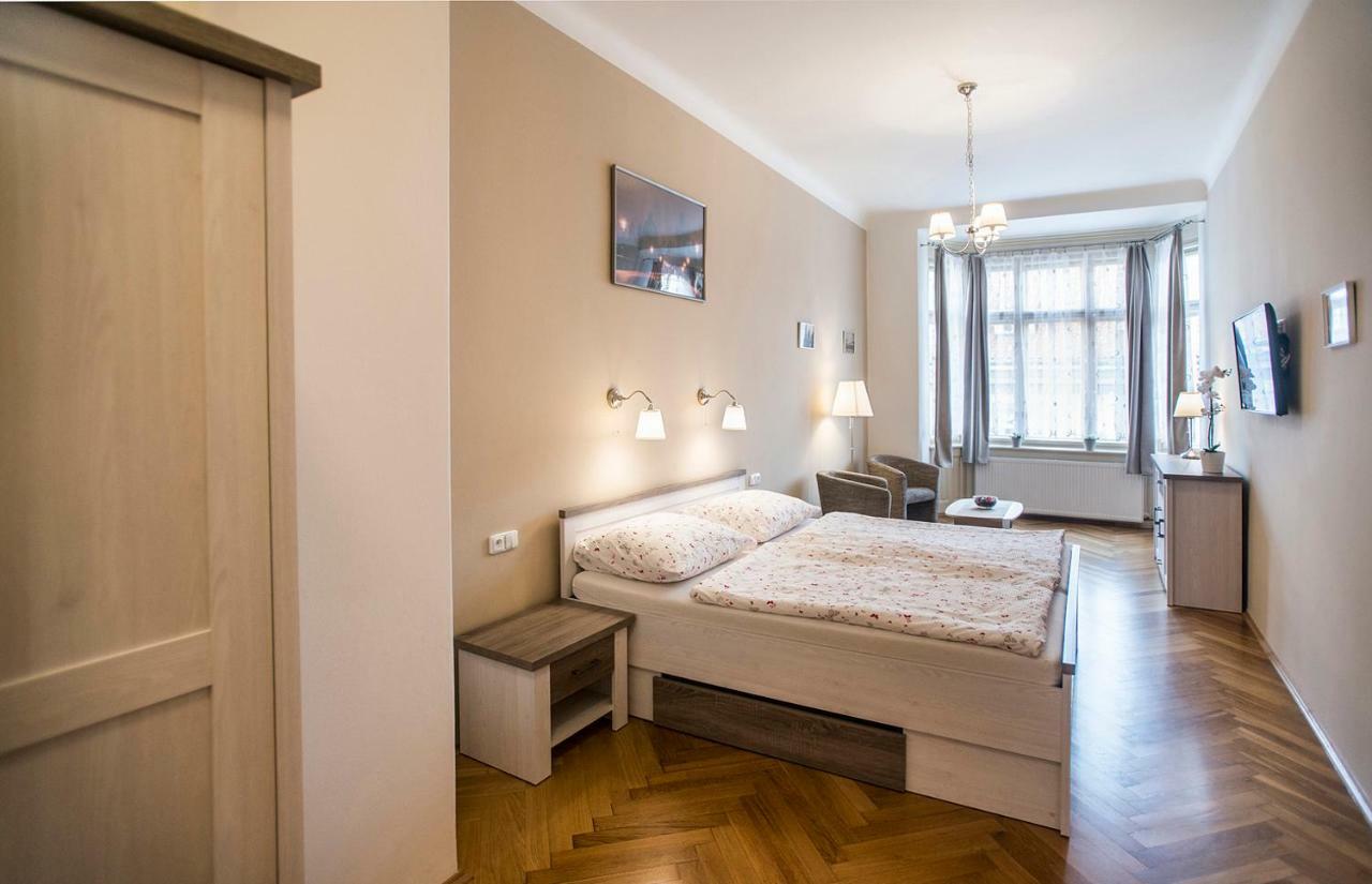 Charles IV Apartments Прага Екстер'єр фото