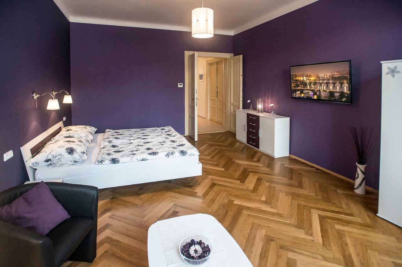 Charles IV Apartments Прага Екстер'єр фото