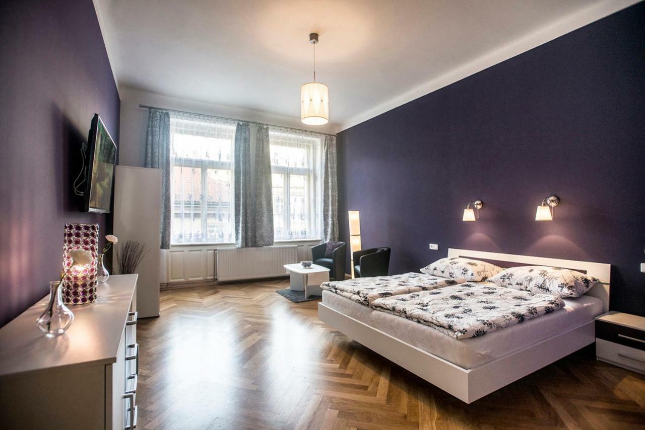 Charles IV Apartments Прага Екстер'єр фото